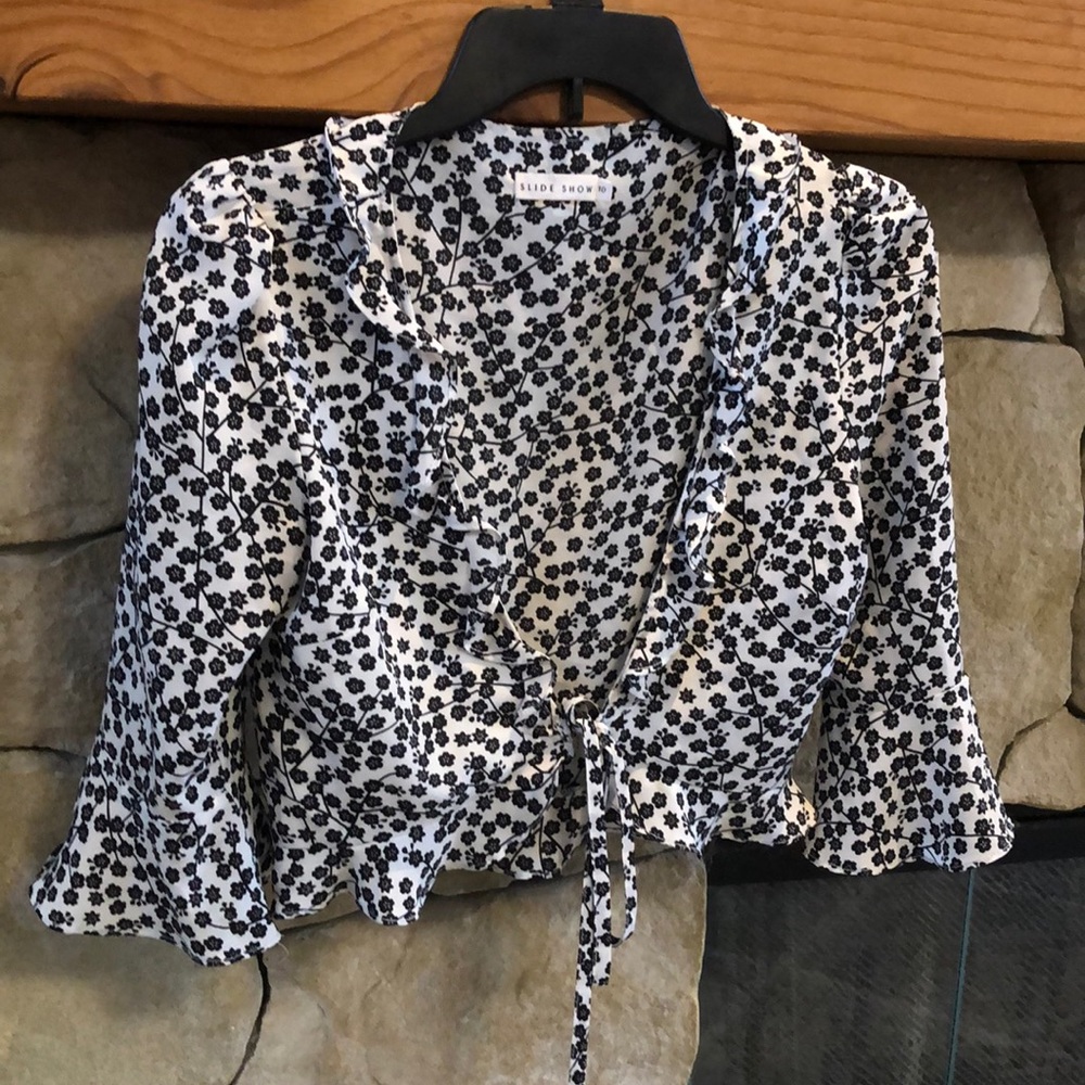 White with black floral pattern crop top with tie in front, 10